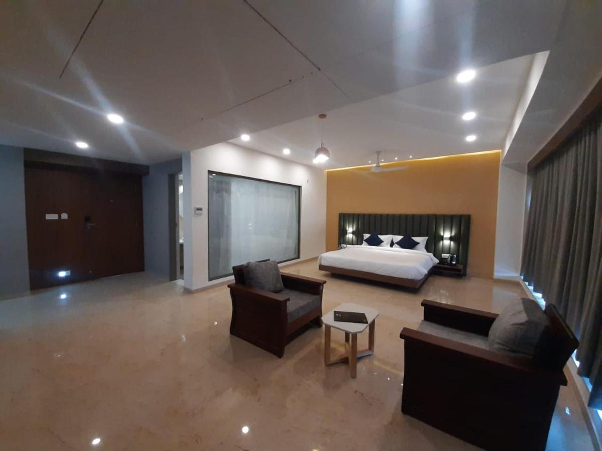 Vits The Somnath Gateway Hotel ภายนอก รูปภาพ