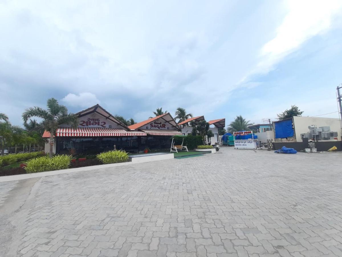 Vits The Somnath Gateway Hotel ภายนอก รูปภาพ