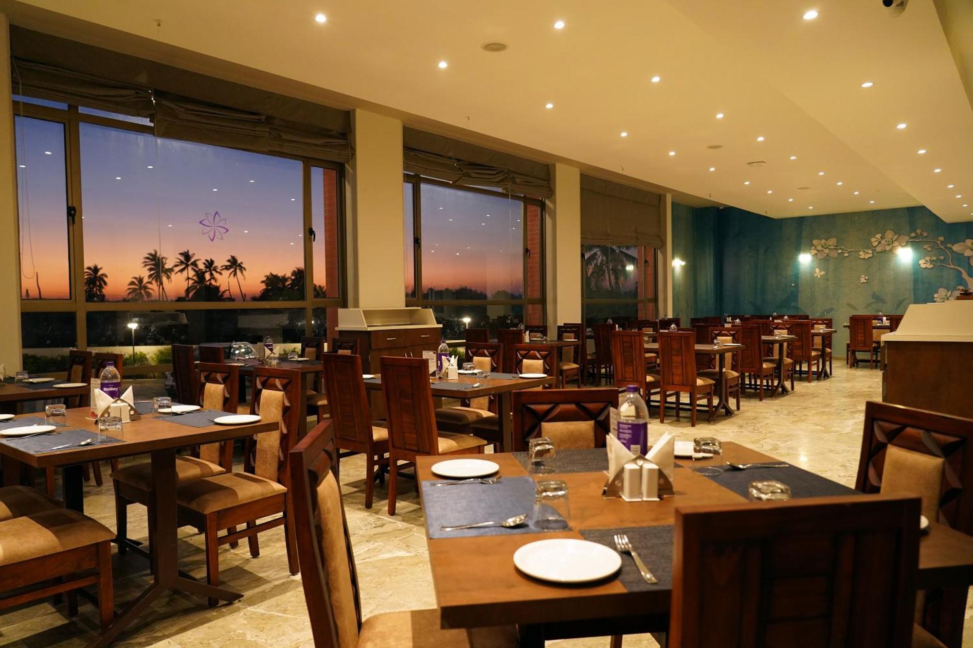 Vits The Somnath Gateway Hotel ภายนอก รูปภาพ